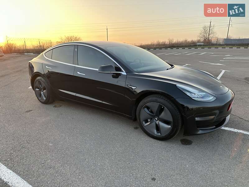 Седан Tesla Model 3 2019 в Рівному