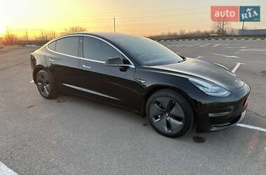 Седан Tesla Model 3 2019 в 