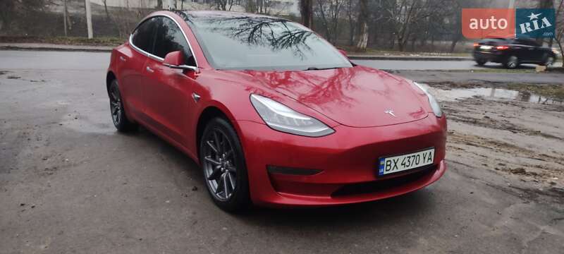 Седан Tesla Model 3 2018 в 
