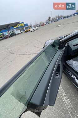 Седан Tesla Model 3 2024 в 