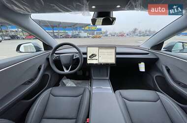 Седан Tesla Model 3 2024 в 
