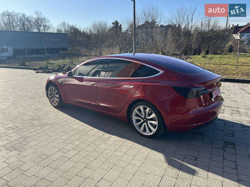 Седан Tesla Model 3 2018 в Львові