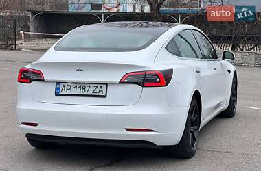 Седан Tesla Model 3 2020 в 
