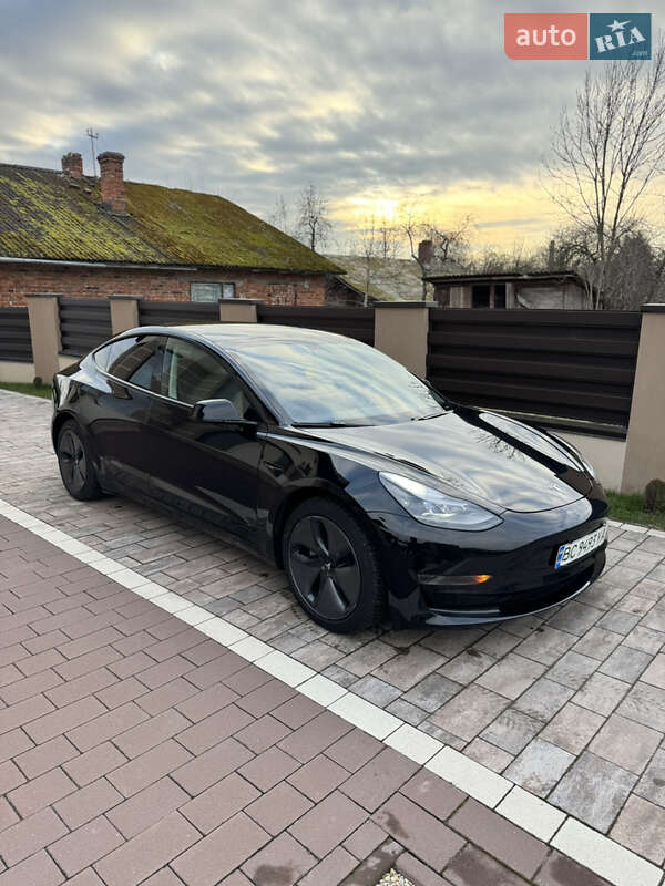 Седан Tesla Model 3 2022 в Львові