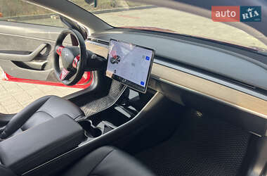 Седан Tesla Model 3 2018 в 