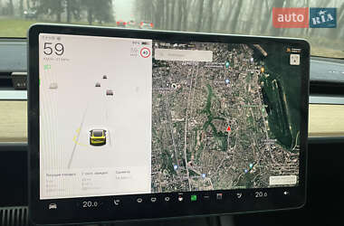 Седан Tesla Model 3 2022 в 