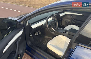 Седан Tesla Model 3 2021 в 