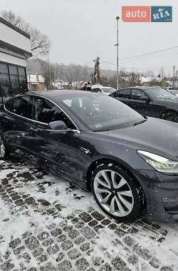 Седан Tesla Model 3 2018 в Львові