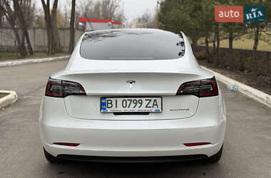 Седан Tesla Model 3 2022 в Киеве