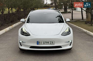 Седан Tesla Model 3 2022 в Киеве