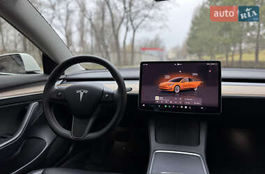 Седан Tesla Model 3 2022 в Киеве