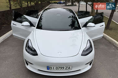 Седан Tesla Model 3 2022 в Киеве