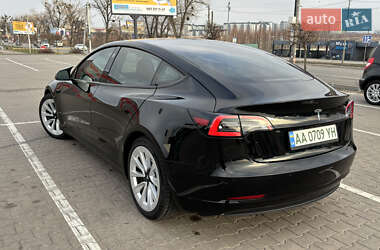 Седан Tesla Model 3 2021 в 