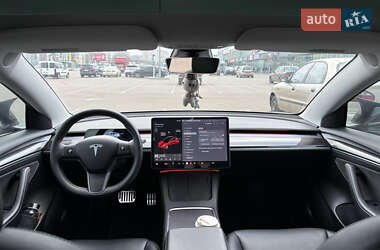 Седан Tesla Model 3 2021 в 