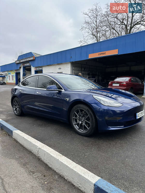 Седан Tesla Model 3 2018 в Одесі