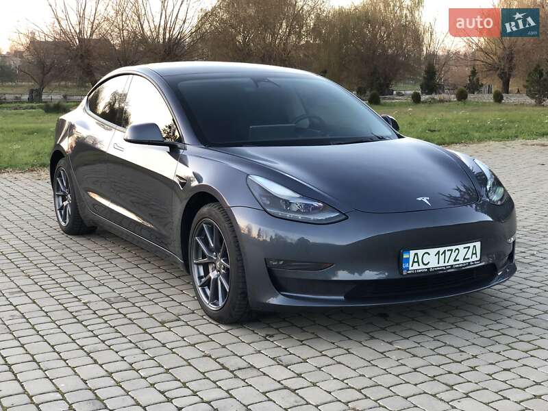 Седан Tesla Model 3 2022 в Луцке