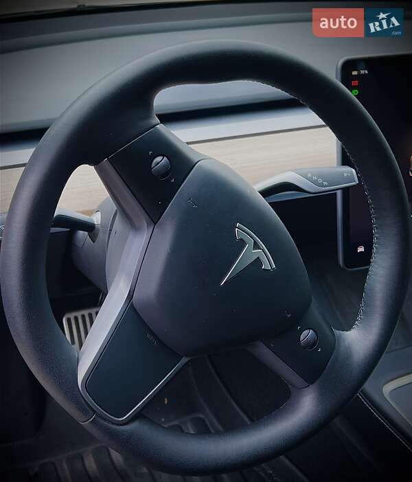 Седан Tesla Model 3 2022 в Коростені