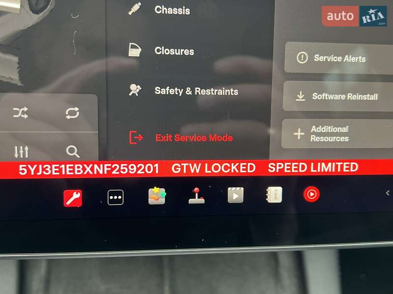 Седан Tesla Model 3 2022 в Коростені