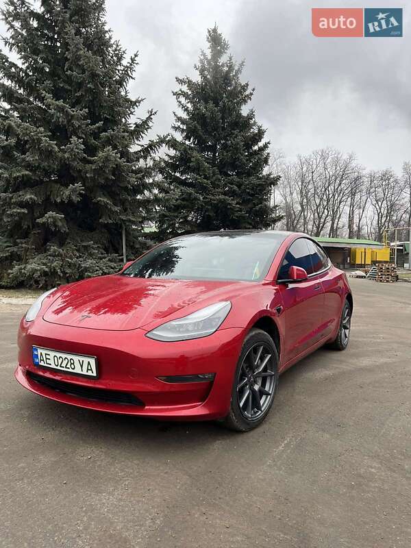 Седан Tesla Model 3 2021 в Днепре