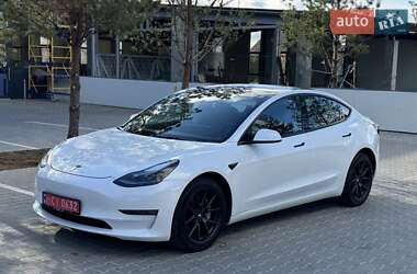 Седан Tesla Model 3 2022 в Ровно