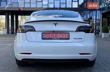 Седан Tesla Model 3 2022 в Ровно