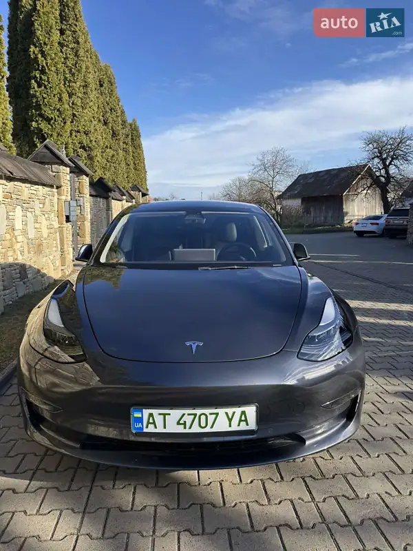 Tesla Model 3 2022