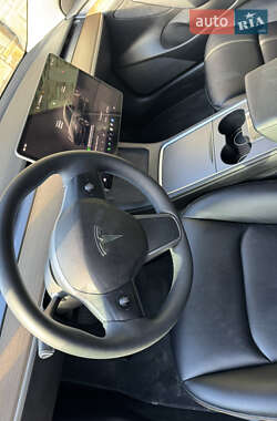 Седан Tesla Model 3 2022 в Надворной