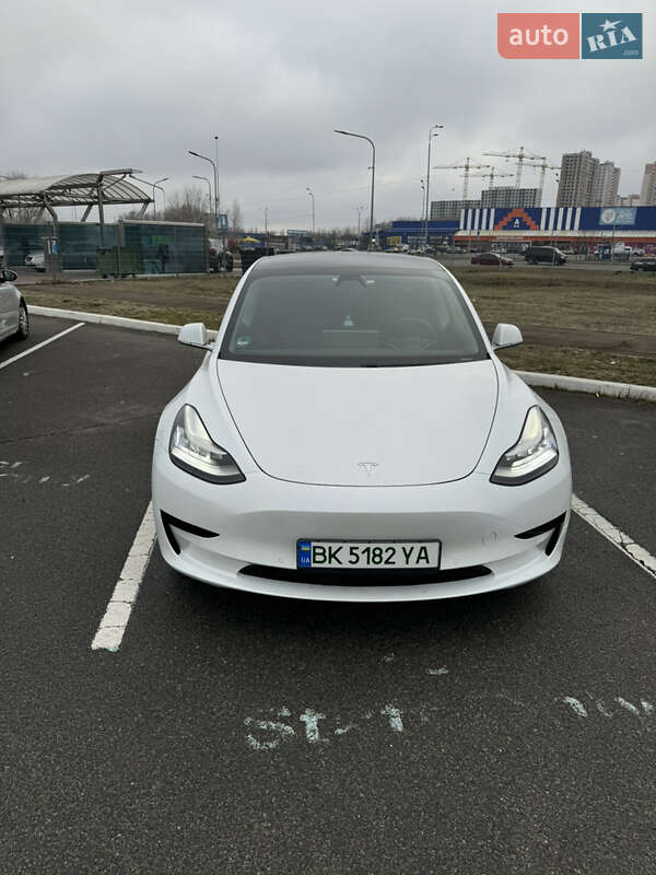 Tesla Model 3 2019