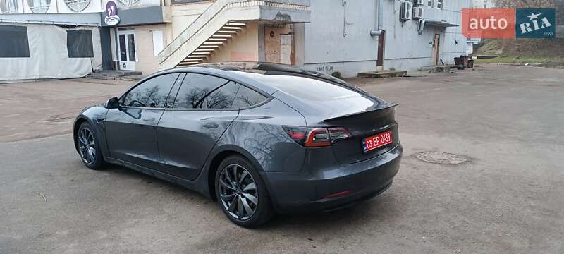 Седан Tesla Model 3 2018 в Чернигове