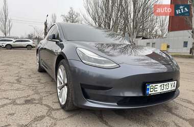 Седан Tesla Model 3 2019 в Николаеве