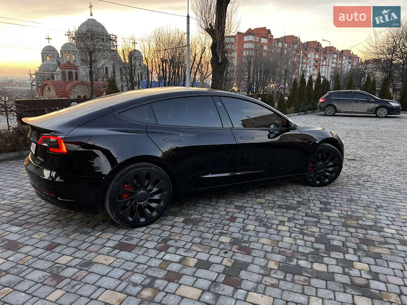 Седан Tesla Model 3 2022 в Тернополе