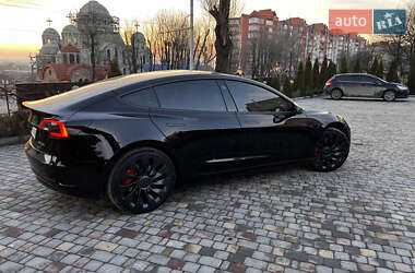 Седан Tesla Model 3 2022 в 