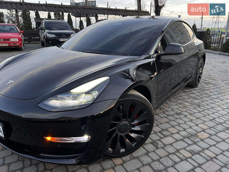 Седан Tesla Model 3 2022 в Тернополе