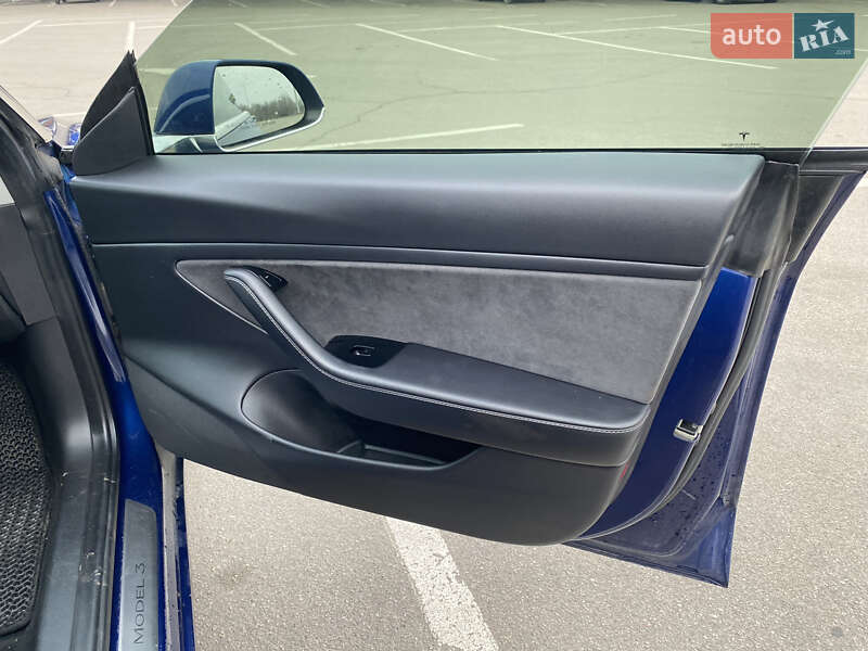 Седан Tesla Model 3 2020 в Запоріжжі