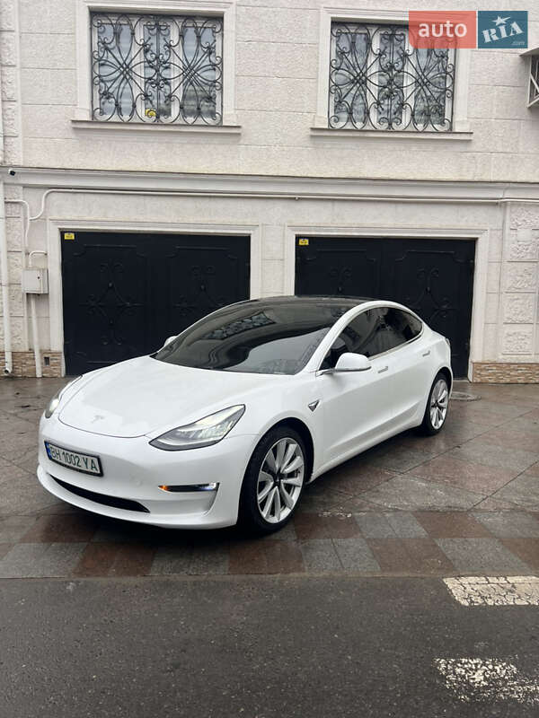 Седан Tesla Model 3 2019 в Одесі