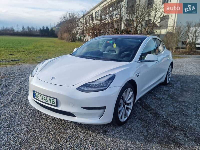 Седан Tesla Model 3 2018 в Днепре