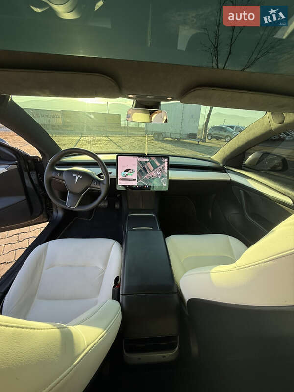 Седан Tesla Model 3 2021 в Ужгороді