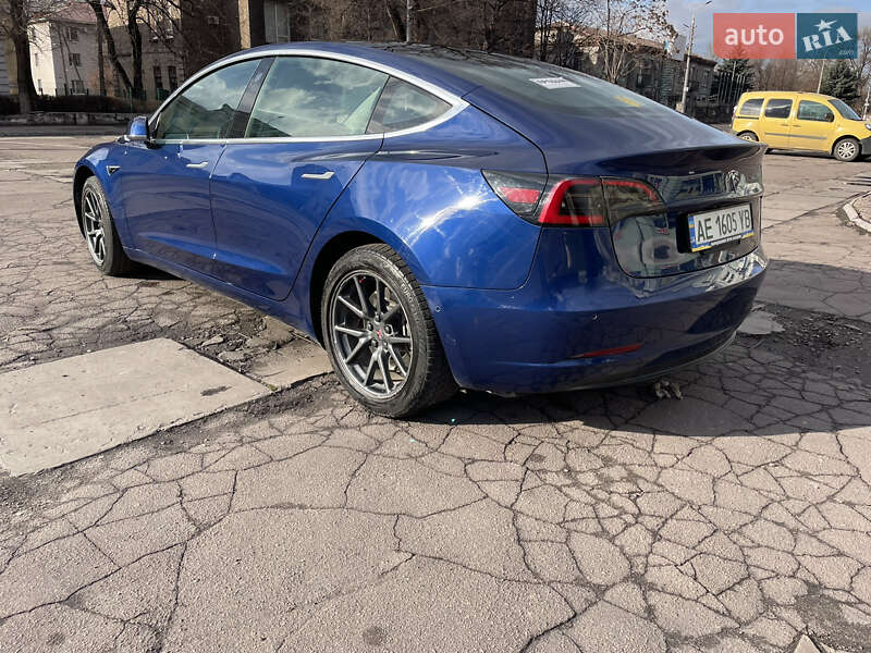 Седан Tesla Model 3 2019 в Кам'янському