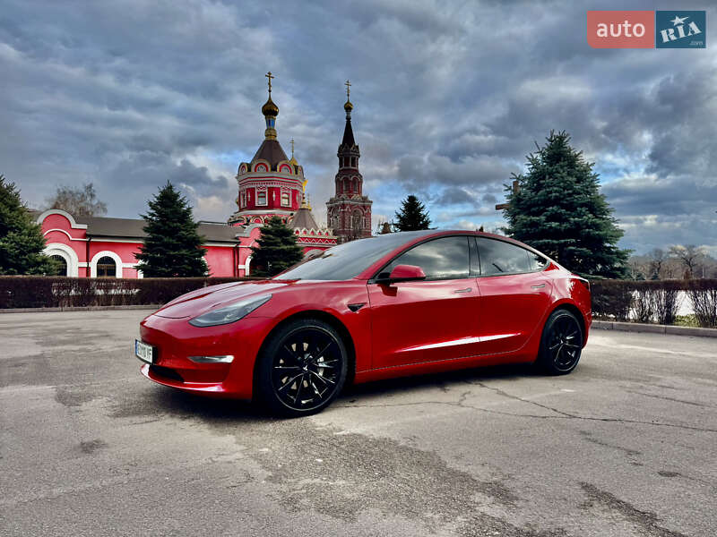 Седан Tesla Model 3 2022 в Днепре