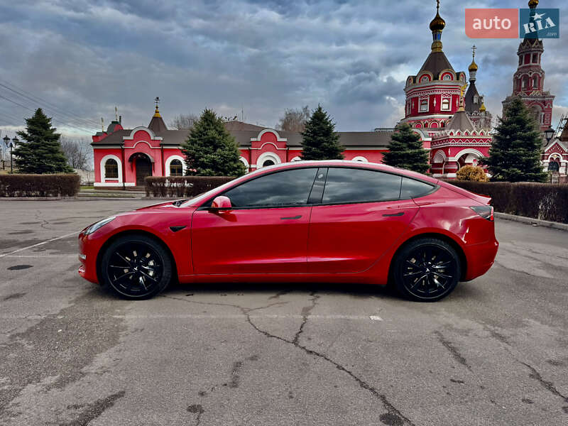 Седан Tesla Model 3 2022 в Днепре