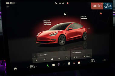 Седан Tesla Model 3 2022 в 