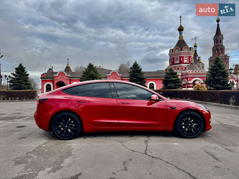 Седан Tesla Model 3 2022 в Днепре