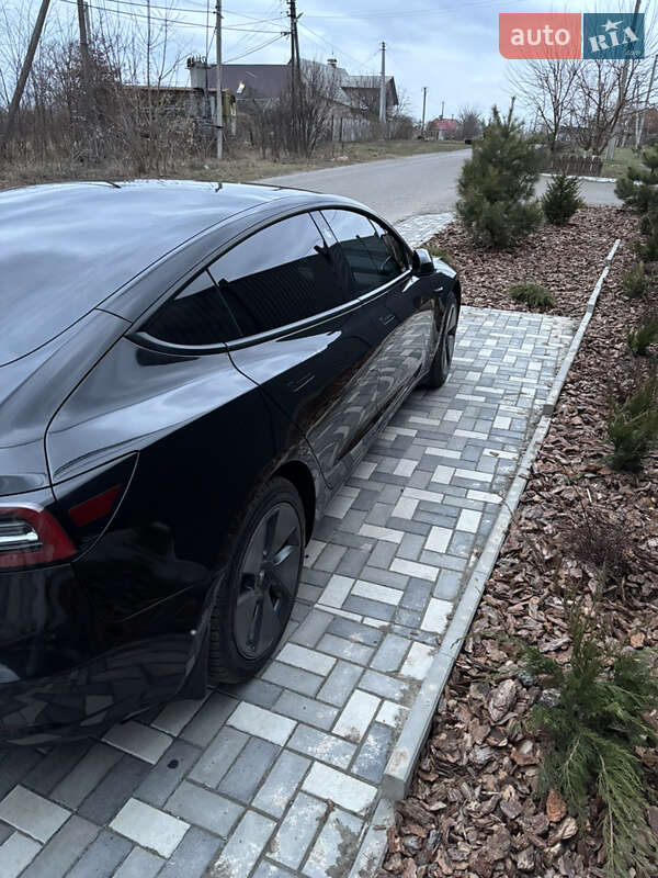Седан Tesla Model 3 2020 в Киеве