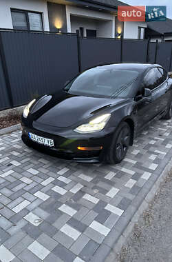 Седан Tesla Model 3 2020 в 