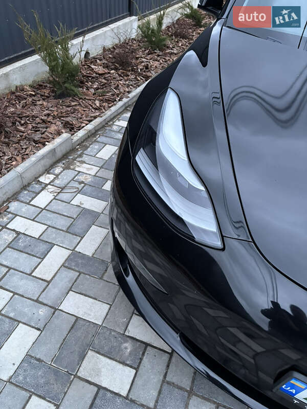 Седан Tesla Model 3 2020 в Киеве