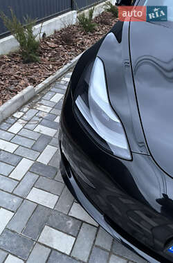 Седан Tesla Model 3 2020 в 