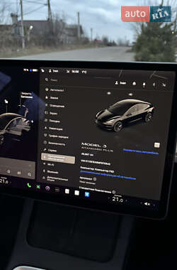 Седан Tesla Model 3 2020 в 