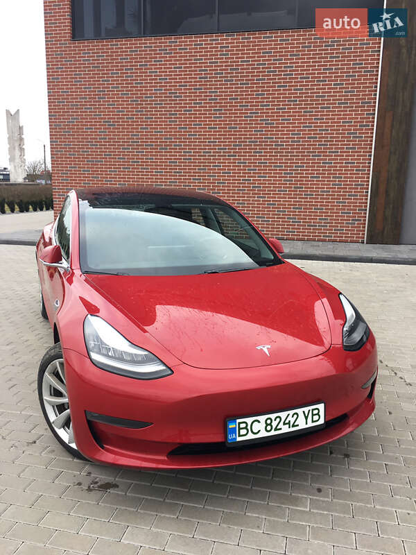 Седан Tesla Model 3 2018 в 