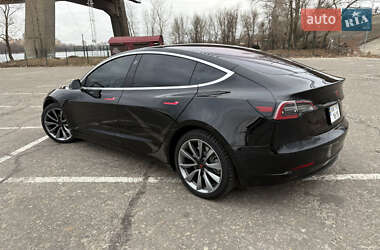 Седан Tesla Model 3 2019 в 