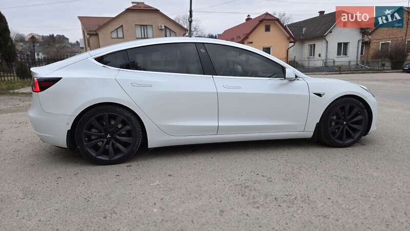 Седан Tesla Model 3 2019 в Николаеве